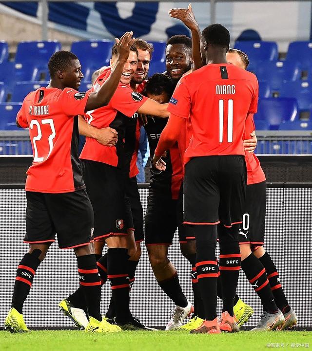 关于比利亚雷亚尔训练开放日;清晨复出首秀引欢呼;CBA常规赛在即;赛季目标并未改变的信息 关于比利亚雷亚尔训练开放日;清晨复出首秀引欢呼;CBA常规赛在即;赛季目标并未改变的信息