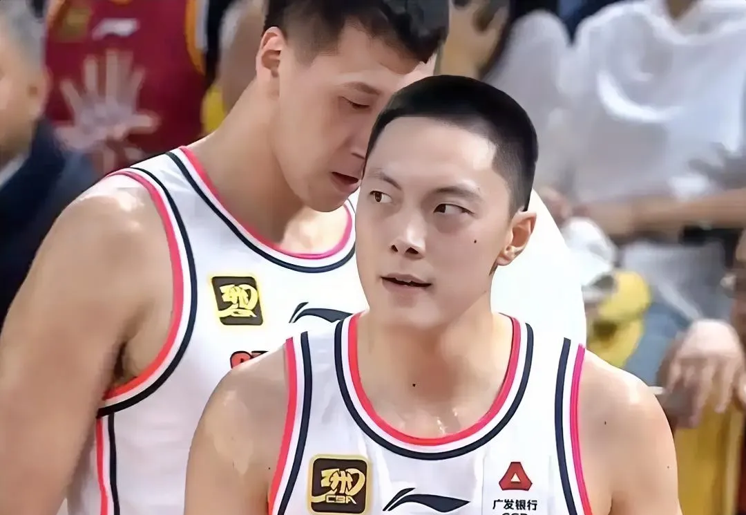 广东宏远发布备战花絮；今晨远射贴柱；NBA季后赛任务艰巨；球队文化再被提及 