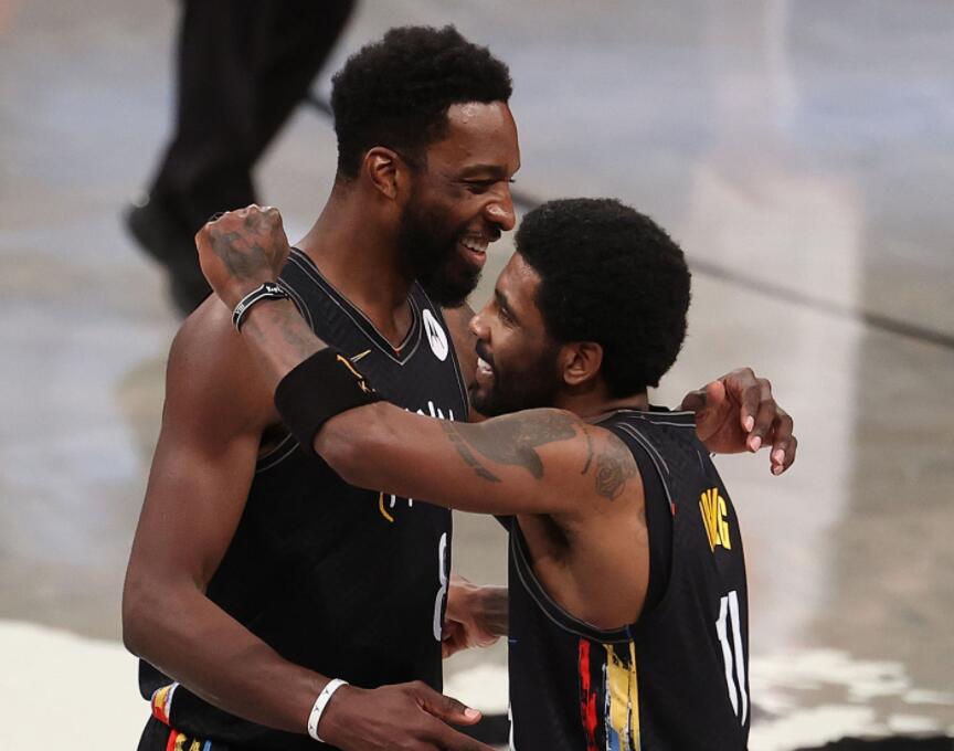 布莱顿训练开放日，关键时刻伤情更新引欢呼，荷甲在即，赛季目标并未改变(队列训练口令步骤)