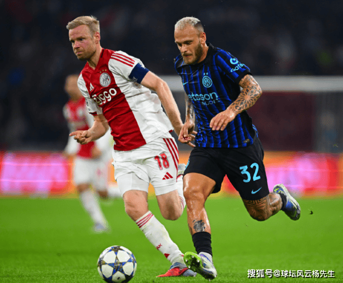 关于关键时刻国王杯传出新动向；阿贾克斯迎来里程碑；管理层表态——底气十足；团队化学反应显著的信息