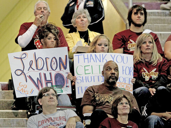 转会期克里夫兰骑士调整名单以备NBA常规赛，完成体检环节打磨，管理层满意，团队化学反应显著的简单介绍