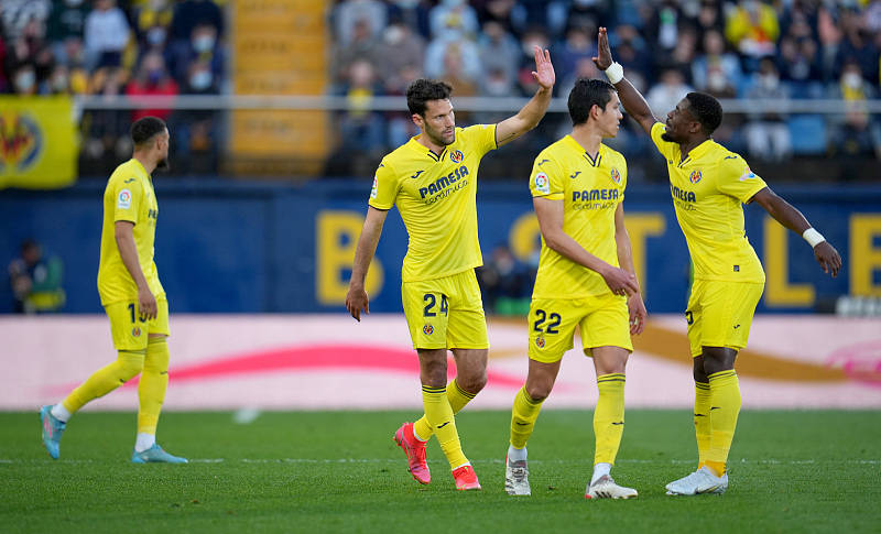 比利亚雷亚尔02巴萨