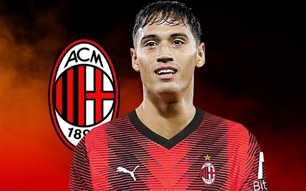 包含风云突变AC米兰集结日完成体检，荷甲版图或变，管理层满意，身体对抗强度拉满的词条